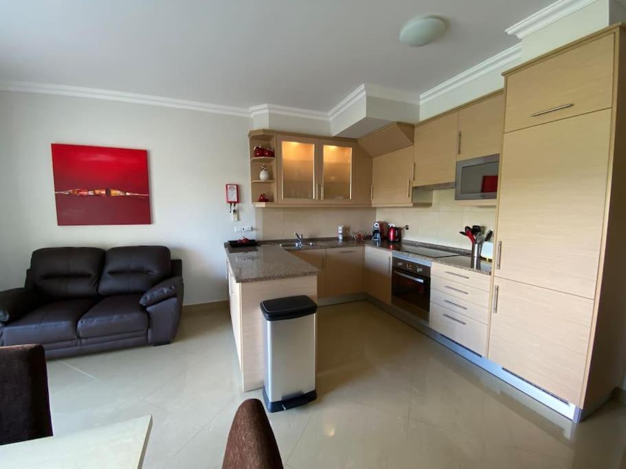 Beautiful 2 Bed Townhouse On Boavista Golf Course Lagos